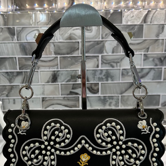 Handbag - Picture 2 of 3